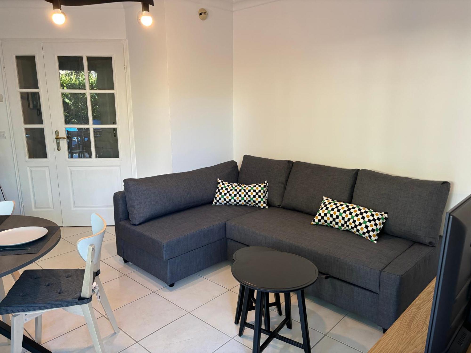 Beachside Apartment With Pool & Garden In Juan Les Pins Antibes Bagian luar foto