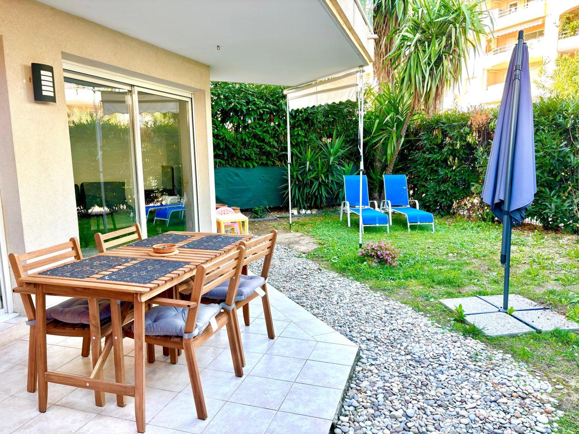 Beachside Apartment With Pool & Garden In Juan Les Pins Antibes Bagian luar foto