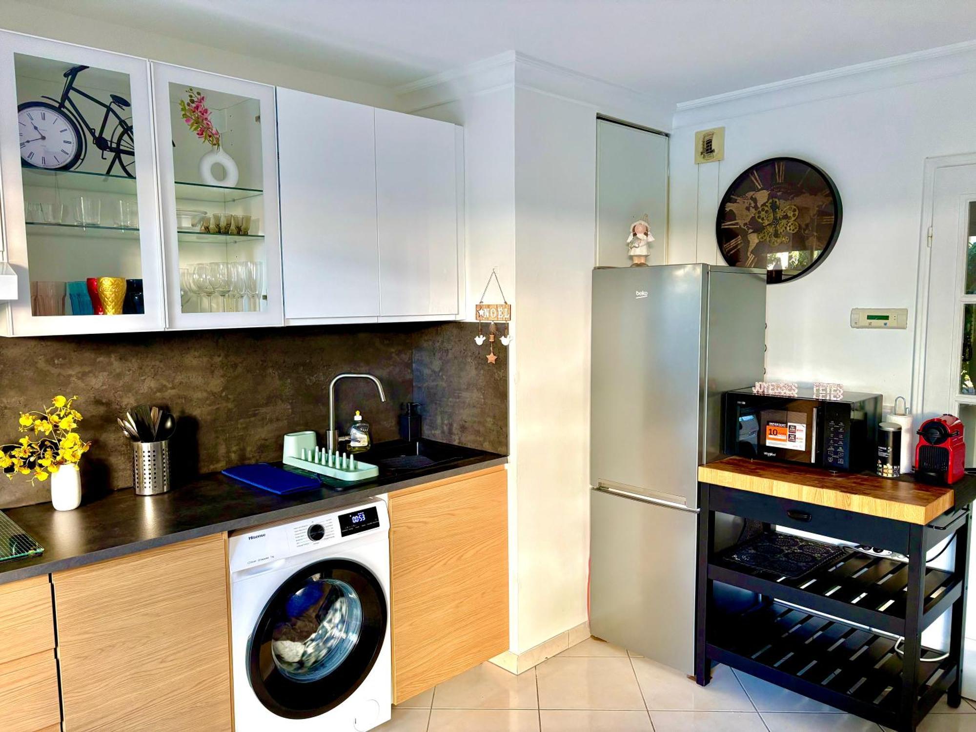 Beachside Apartment With Pool & Garden In Juan Les Pins Antibes Bagian luar foto